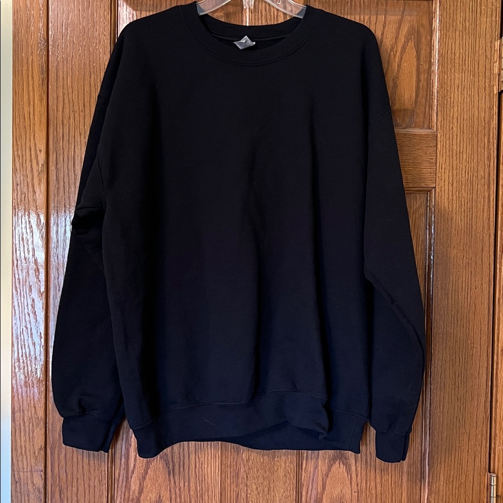 Gildan Heavy Blend Black Sweatshirt
